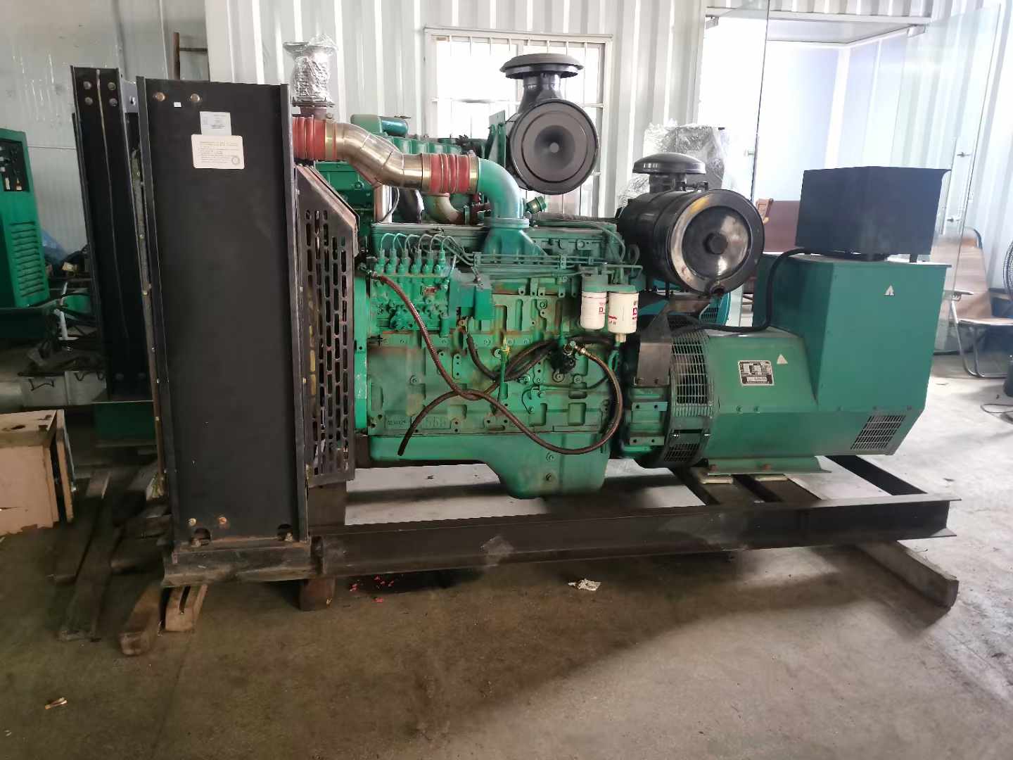 嵊泗发电机租赁如何确定电缆的承载电流是否在安全范围内？