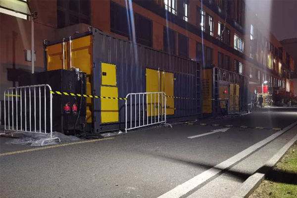 嵊泗柴油发电机组的输出电压是如何调节的？