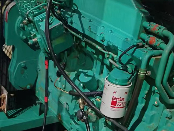 嵊泗如何确定新的发电机组控制系统是否与原系统兼容？