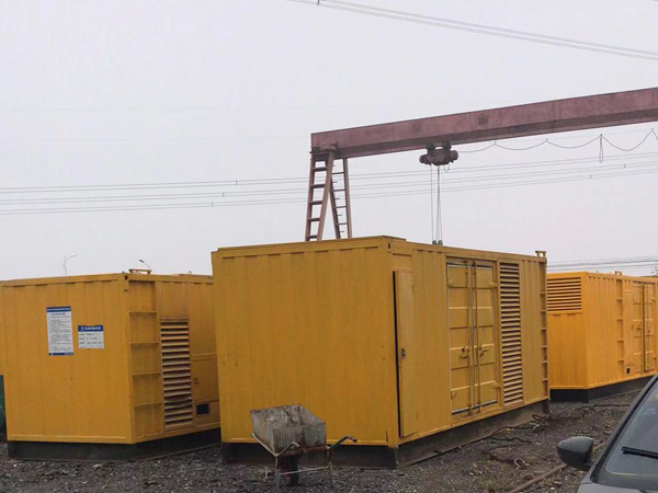 嵊泗100kw柴油发电机组每小时油耗？